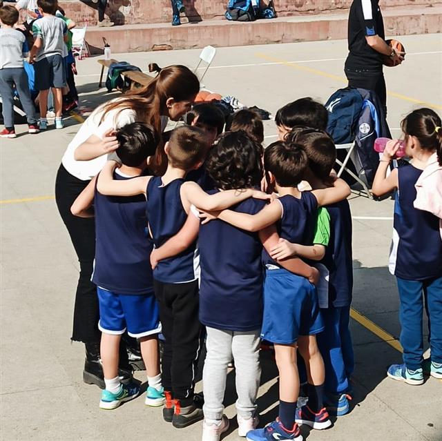 La Laia Saura renova a les ordres de l’escola de bàsquet