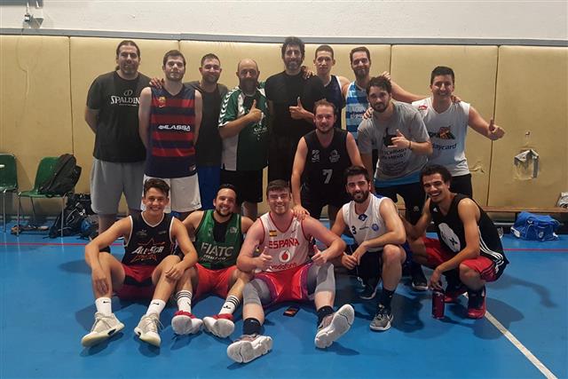 Alex Mumbrú visita la família salmó